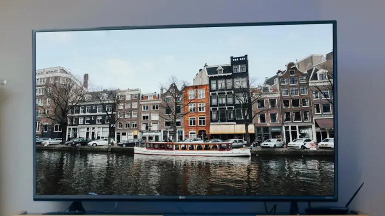 How to Change LG TV Screensaver
